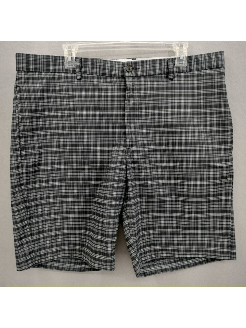 Greg Norman Men 36 Shorts Black Plaid Golf Elastic Grip Waist Chino Shark Casual